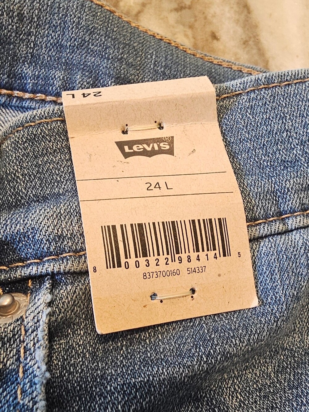 Levi's 724 High-Rise Slim Straight Jeans — Blue Denim - Picture 6 of 12